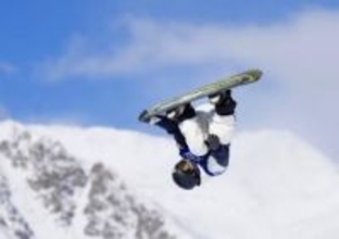 スロープ木俣、長谷川が決勝進出　スノーボード・15日