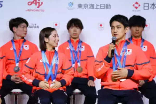 帰国のりくりゅう「走り抜けた」　ミラノ五輪メダリスト会見