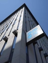 UAEがOPECを脱退　石油カルテルの価格支配力低下へ