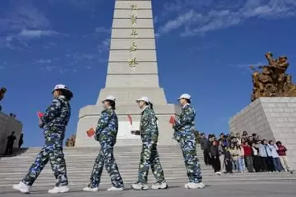 中国、正恩氏訪問の博物館に行列　朝鮮戦争で共闘記録