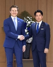 核持ち込み巡り意見交換　日フィンランド防衛相