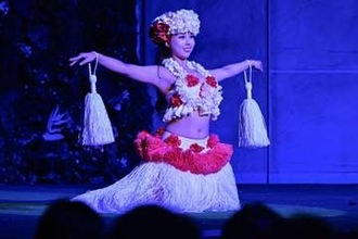 フラガール母娘2代ソロダンサー　福島ハワイアンズ開業60年で初