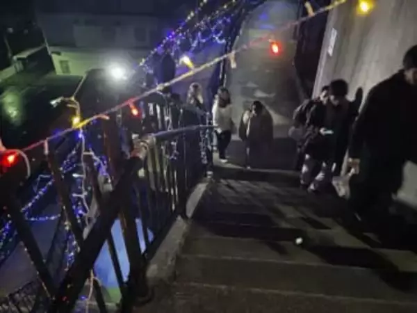 ライトアップされた高台へ避難　高知で津波訓練、参加拡大狙い