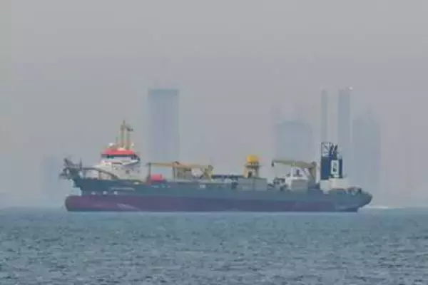 NY原油続伸、102ドル台　中東情勢悪化に警戒広がる