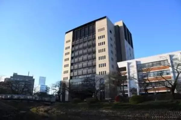 「盗撮目的」トイレ侵入疑い逮捕　56歳魚津市教委の男、富山