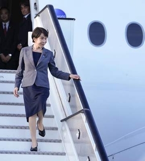 高市首相、英国に到着　スターマー氏と会談へ