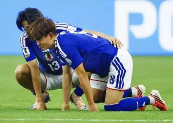 久保はチュニジア戦「欠場」　左膝負傷、移動せず治療へ