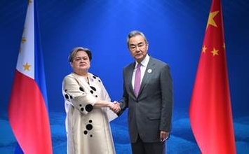 南シナ海での衝突巡り非難の応酬　中比外相会談、対話へ努力も