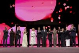 ベルリン国際映画祭が開幕　「花緑青が明ける日に」コンペに