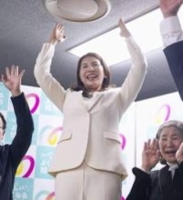 鹿児島で初の女性首長誕生　姶良市長選で米丸麻希子氏