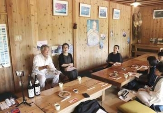 小説舞台で井伏鱒二しのぶ　山梨の天下茶屋、書簡公開