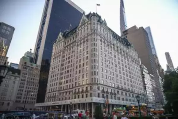 「プラザ合意」のNYホテル休業　歴史的建造物、外観修復で4年間