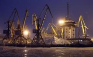 マリウポリ港を物流拠点に　占領のロシア、積極的利用