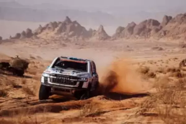 トヨタ車体、ダカールV13逃す　ランクル2台で参戦、3位と5位