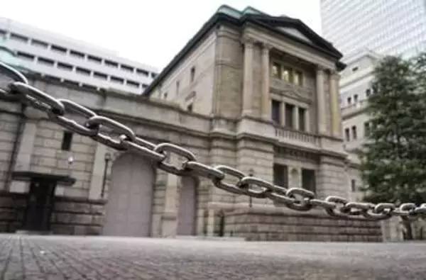 日銀会合、利上げ見送りを決定　原油高影響見極め、委員3人反対