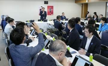 国旗損壊罪、法案骨子を了承　自民PT、異論受け修正