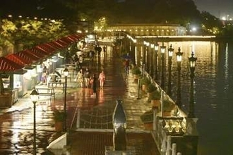 深刻汚染と決別、洗練された「都会の川」に　マニラ中心部、水質浄化し遊歩道整備