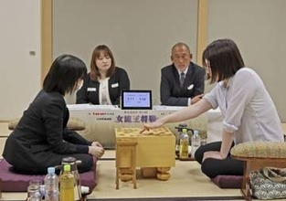 女流王将戦、西山が勝ち1勝1敗　将棋、3番勝負の第2局