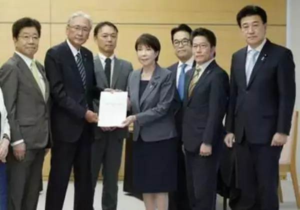 首相、被害者家族と面会　「拉致解決へ突破口開く」