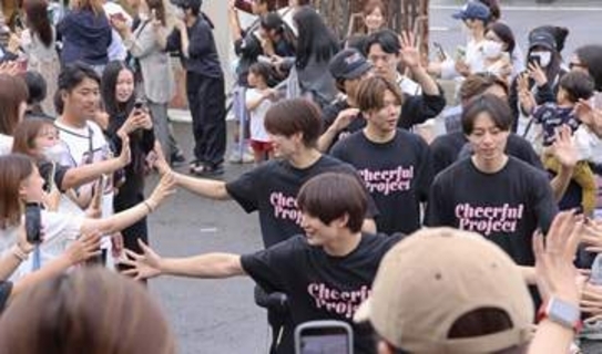 アイドル、熊本の被災住民と交流　氷川町、支援で訪問