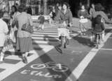 「＜あのころ＞「自転車横断帯」が誕生　47年前の12月1日」の画像1
