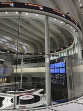 東証続落、終値は697円安　ソフトバンク売られ相場押し下げ