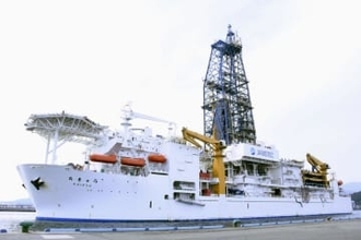 海底レアアース泥、経済性評価へ　政府、試験採取終え「技術確立」