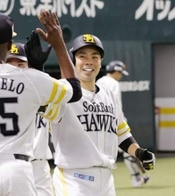 ソ4―0楽（26日）　ソフト、3本塁打で快勝