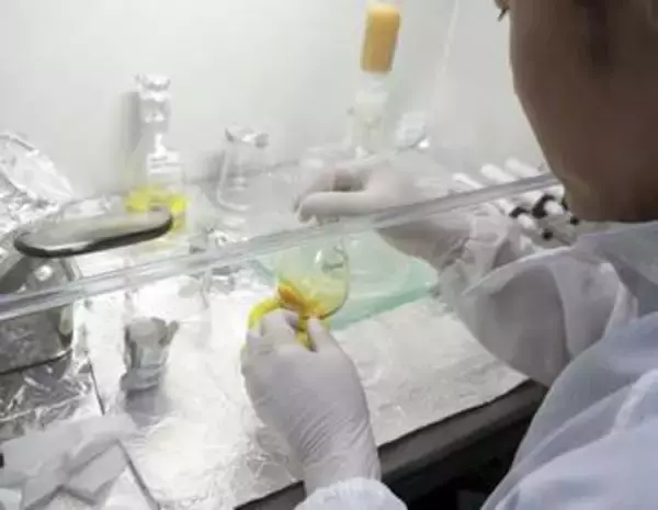 小惑星ベンヌの試料に尿素　北大が検出「生命の材料のもと」