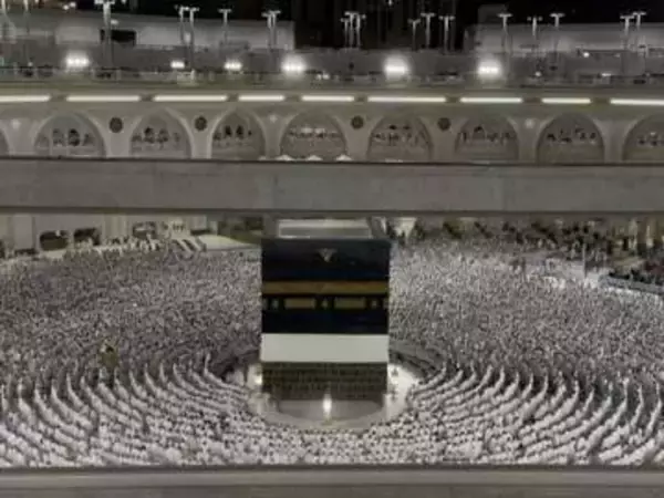メッカ大巡礼、猛暑に懸念　150万人到着、過去に多数死者