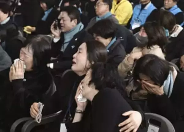 韓国の航空機事故1年で追悼式典　務安で179人死亡、原因未解明