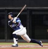 「日3―5西（17日）　桑原が逆転2ラン」の画像1