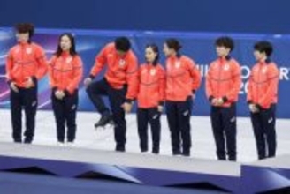 フィギュア表彰台で「刃こぼれ」　日本スケート連盟は抗議
