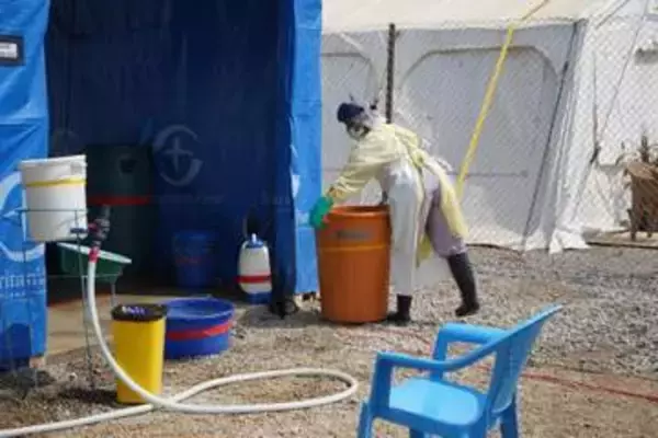 エボラ熱、死者千人超える　封じ込めは依然「困難」