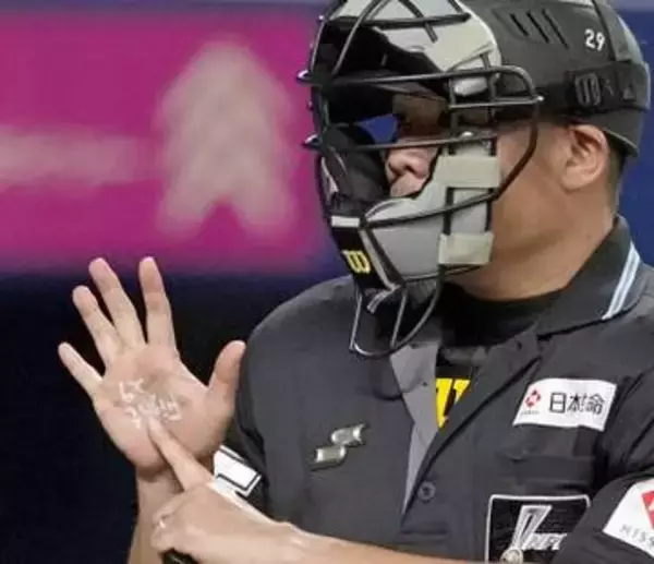 回復祈り、審判員が「29」　試合で負傷した川上さんに