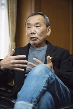 AIがつくるような小説書かない　インタビューで村上春樹さん