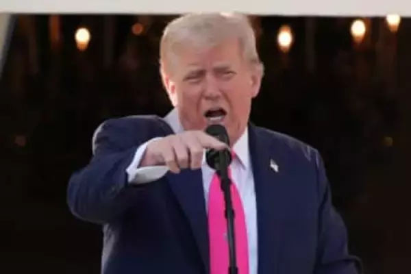 カナダ航空機の認証取り消す　トランプ氏投稿、報復か