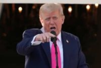 カナダ航空機の認証取り消す　トランプ氏投稿、報復か