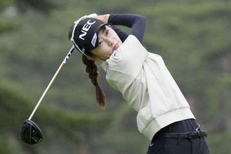 安田祐香が首位、横峯さくら2位　女子ゴルフ第1日