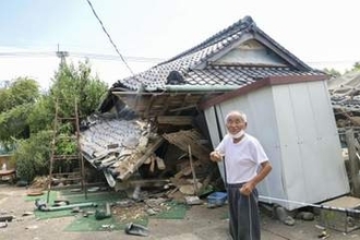 崩れる家屋、下敷きも　激しい揺れ、神社倒壊