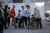 「ガザ、初日の移送傷病者は5人　ラファ検問所、2万人待機」の画像1
