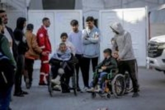 ガザ、初日の移送傷病者は5人　ラファ検問所、2万人待機