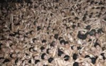 まわし姿で宝木奪い合い、岡山　西大寺の奇祭「裸祭り」