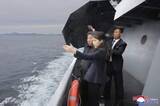 「2隻目駆逐艦で試験航海　北朝鮮、金正恩氏が乗船」の画像1