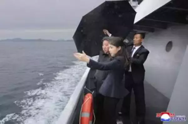 2隻目駆逐艦で試験航海　北朝鮮、金正恩氏が乗船