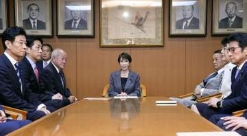 自民、来年4月に食品消費税1％　首相意向伝達、党幹部に指示へ