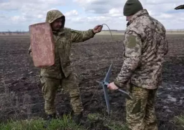 ロシアの製油所に攻撃再開　ウクライナ、迎撃弾枯渇か