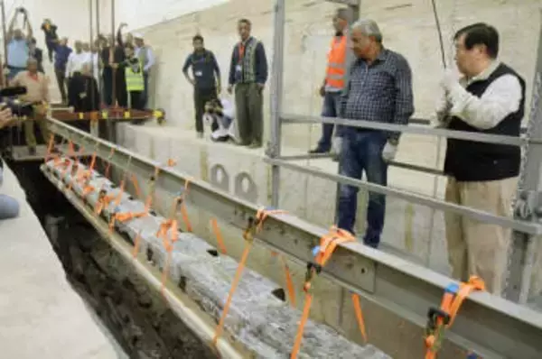 「クフ王の船」復元作業を公開　日本協力、エジプト博物館