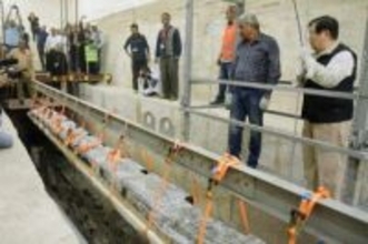 「クフ王の船」復元作業を公開　日本協力、エジプト博物館