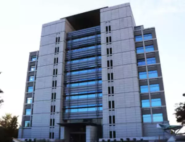 2歳次男を洗濯機に放置か　窒息し死亡、31歳父親逮捕